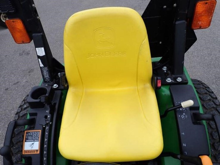 john-deere-200-image-18