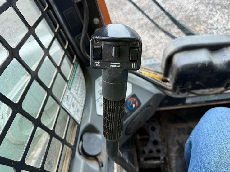 2019-bobcat-t595-image-25