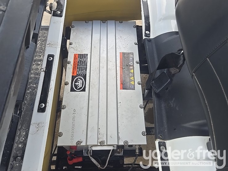 2022-evolution-classic-4-pro-electric-cart-4-seater-image-20