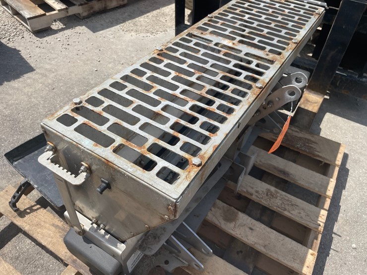 #4888-•-boss-exact-path-broadcast-spreader-image-4