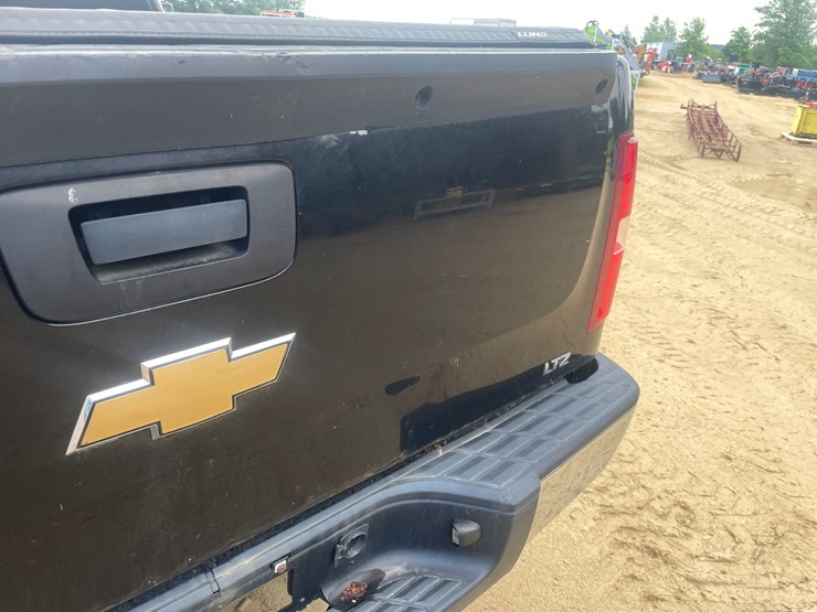 2008-chevrolet-k1500-image-25
