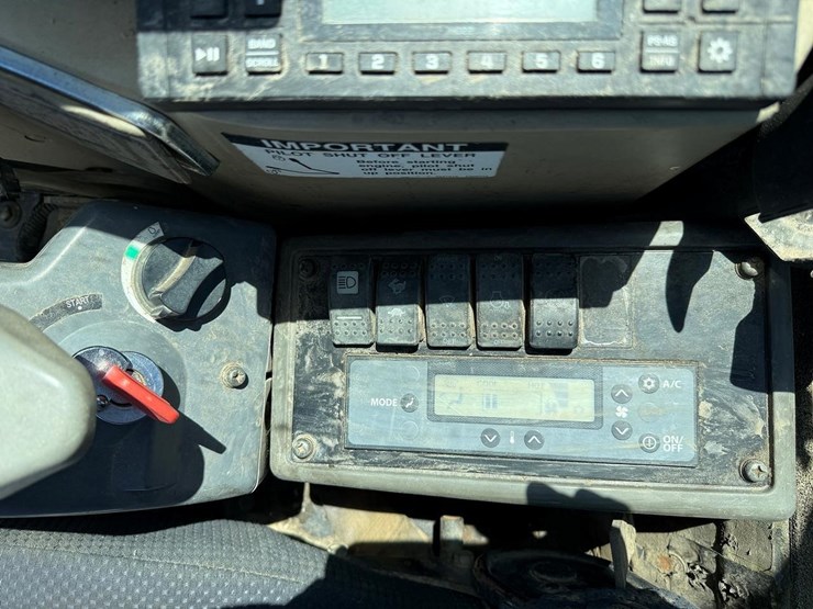 deere-50d-image-25