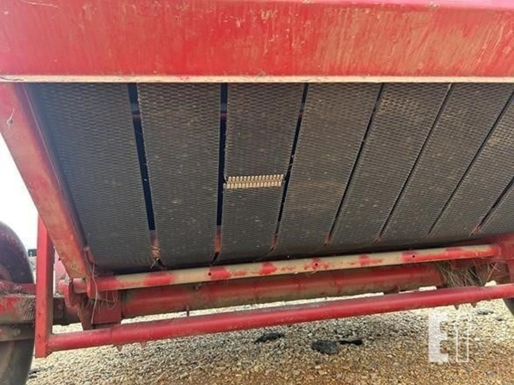 massey-ferguson-1756-image-13