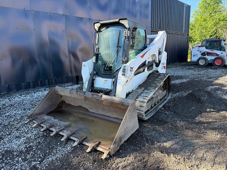2019-bobcat-t740-image-8