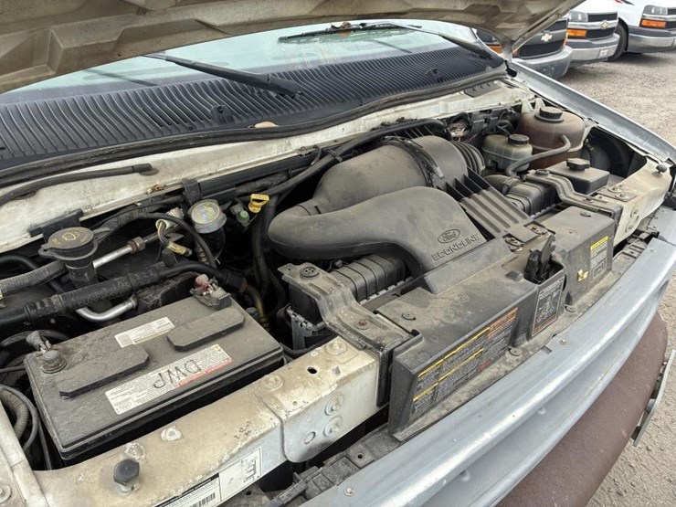 2001-ford-e250-image-11
