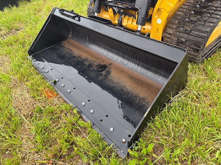 2026-caterpillar-255-image-17