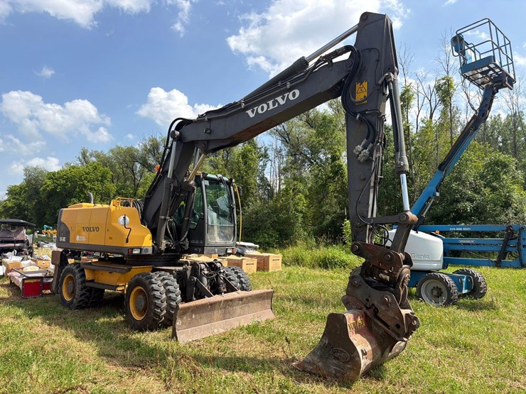 volvo-ew180c-image-4