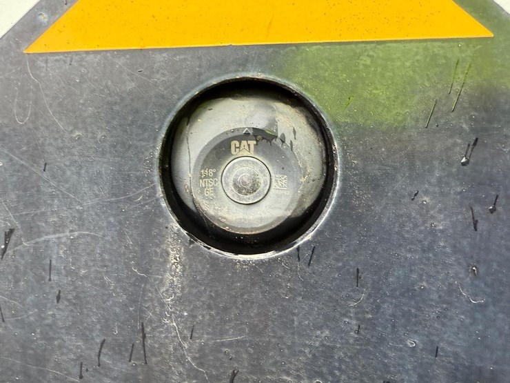 2017-caterpillar-249d-image-15