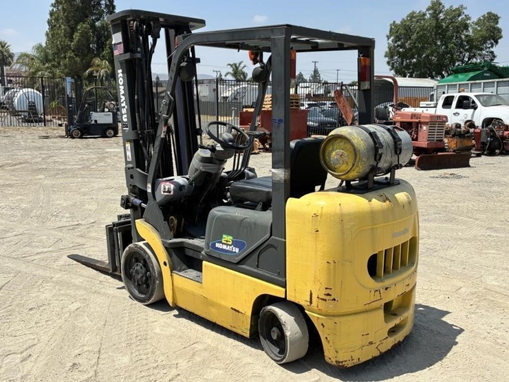 komatsu-fg25st-12-image-4