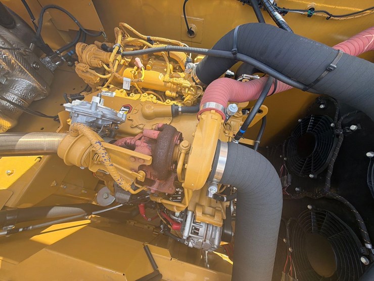 caterpillar-320-image-28
