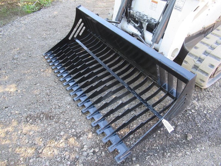 wildcat-78"skid-steer-skeleton-bucket-image-1