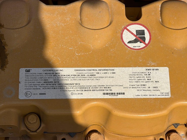 2023-caterpillar-340-image-29