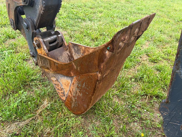 2021-john-deere-310-image-9