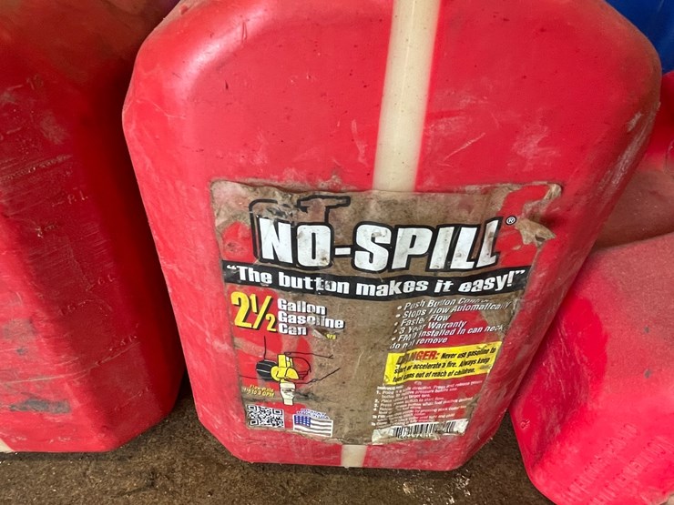 #7928-•-(4)-no-spill-plastic-gas-cans-image-2