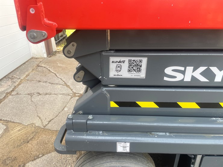 #102-•-2025-skyjack-sj3220e-scissors-lift-image-18