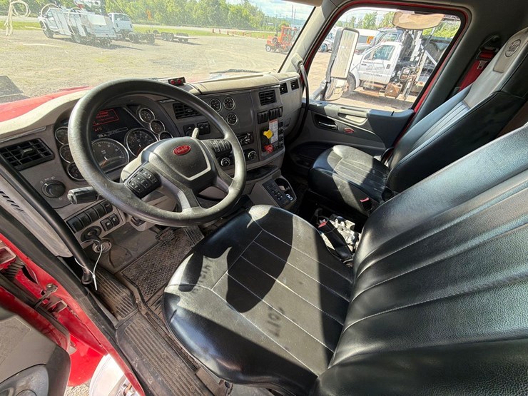 2017-peterbilt-567-image-20