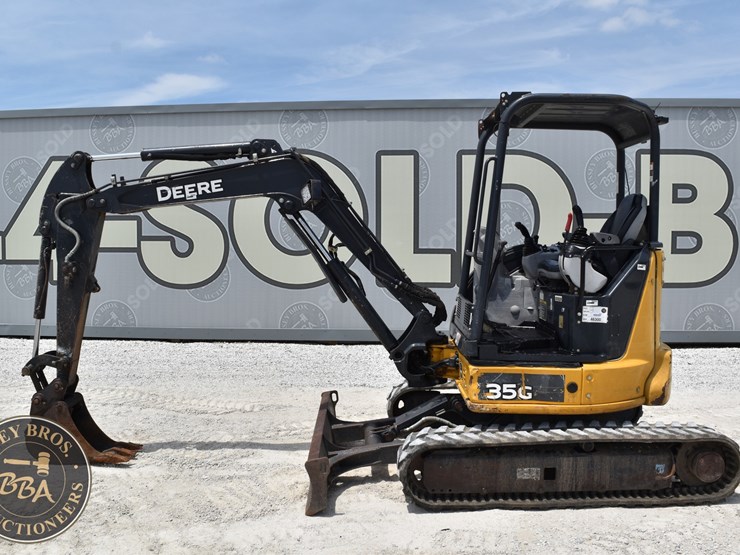 2020-deere-35g-image-2