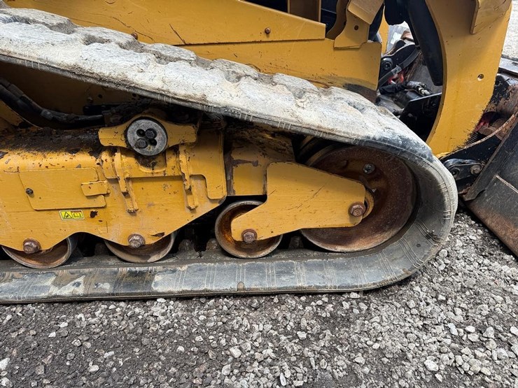 2021-caterpillar-259d3-image-14