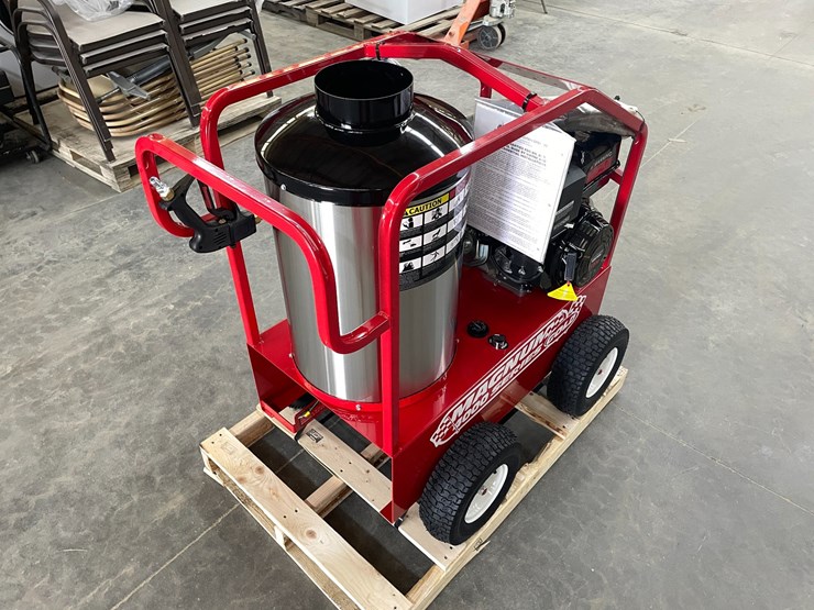 #2943-•-new-magnum-4000-hot-water-pressure-washer-image-4