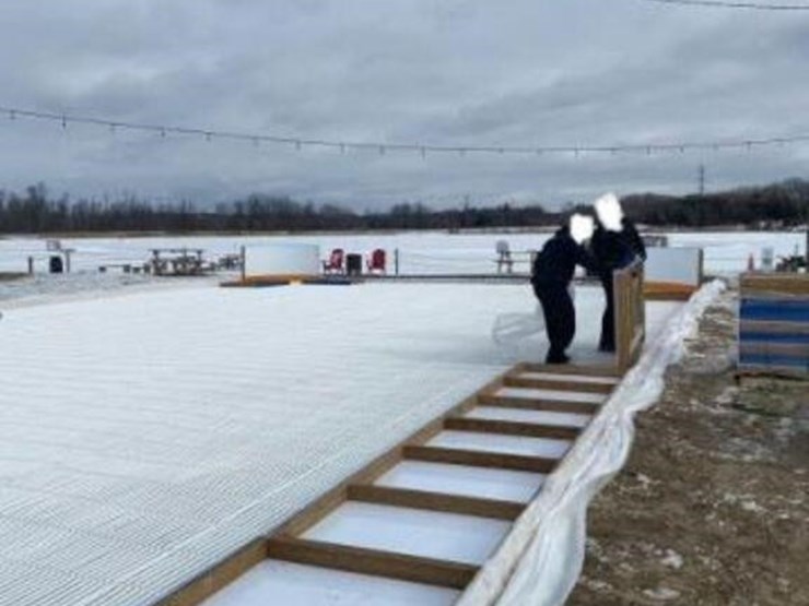 calmac-ice-mat-ii-44-ft-x-60-ft-ice-rink-kit-image-1