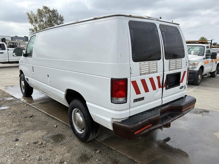 2001-ford-e250-image-4
