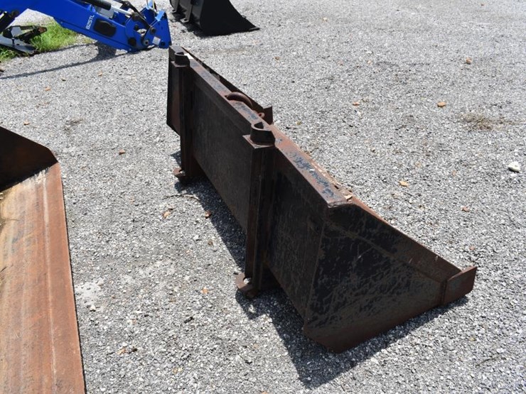 73"-loader-bucket-image-2