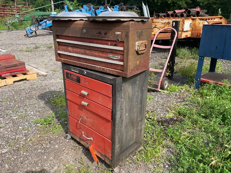 #8337-•-(2)-shop-tool-boxes-and-hubcaps-image-2