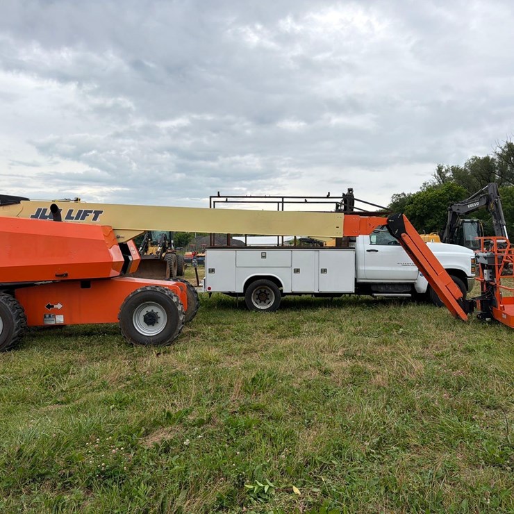 2020 JLG 660SJ