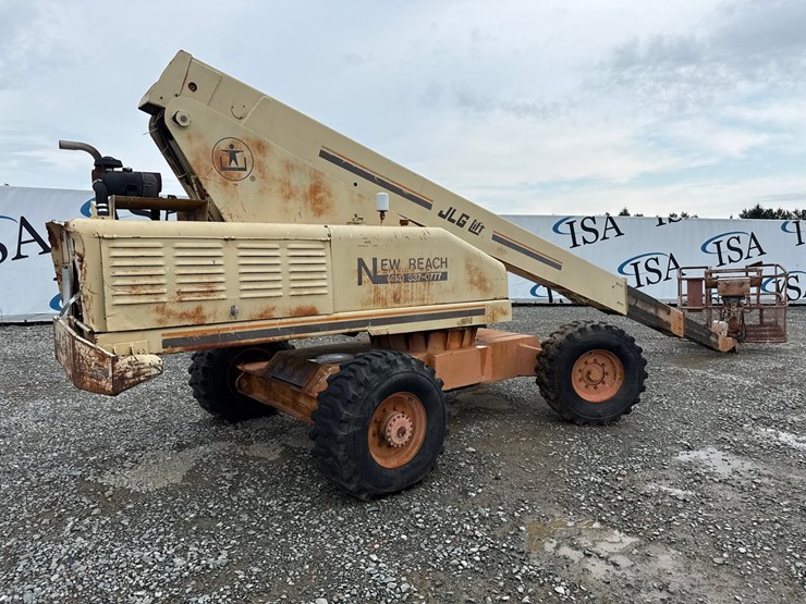 #5106-•-new-reach-man-lift-image-3