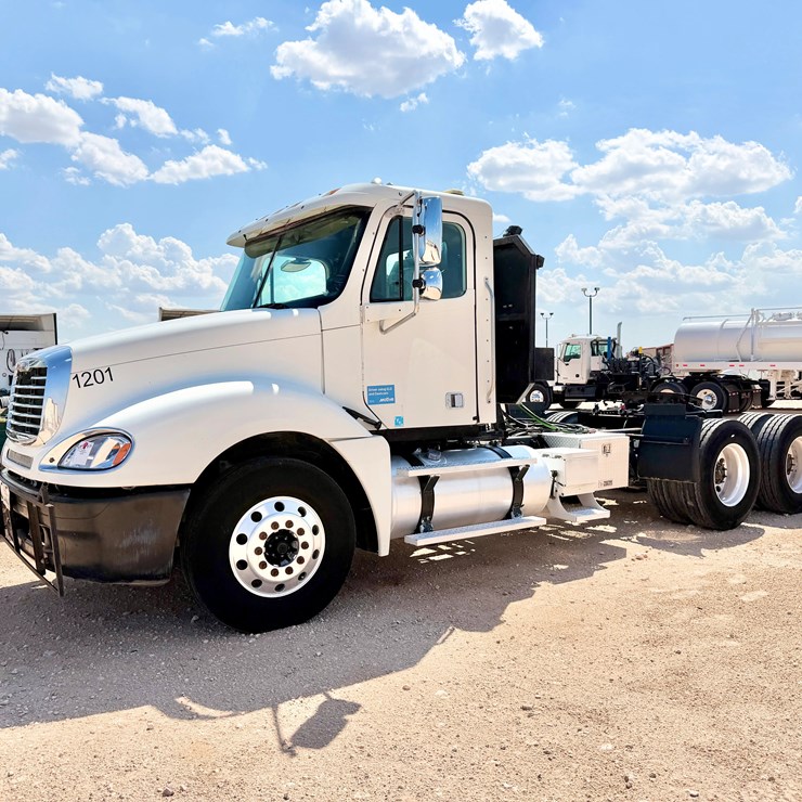 2006 FREIGHTLINER COLUMBIA 120