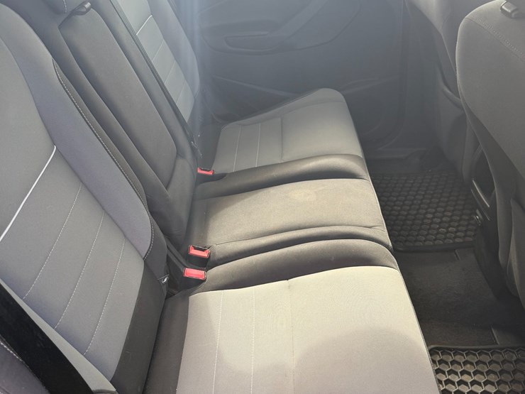 2014-ford-escape-se-image-19