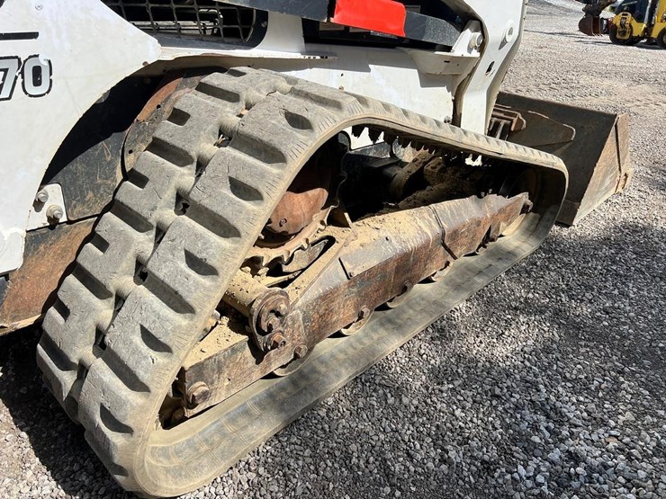 2019-bobcat-t870-image-15