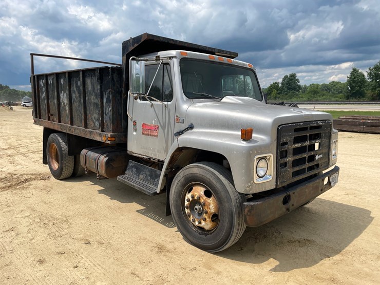 #204-•-1988-international-straight-truck-(has-wi-title)-image-3