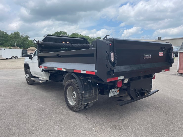 2021-chevrolet-3500-image-7