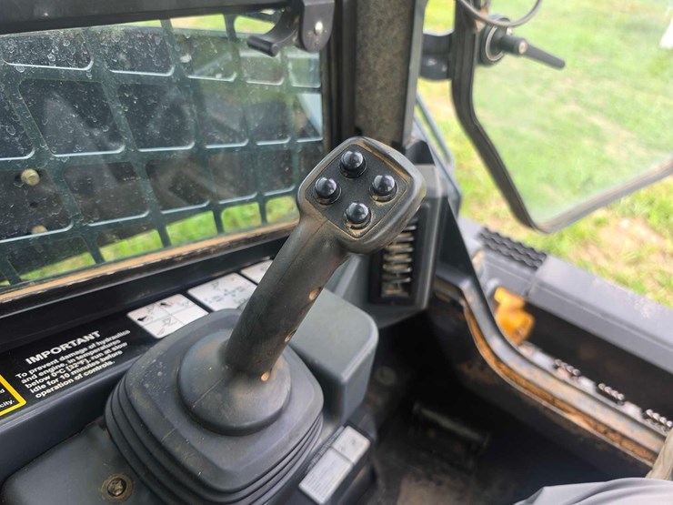 2020-deere-333g-image-21