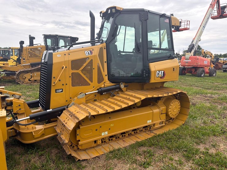 caterpillar-d1-lgp-image-2
