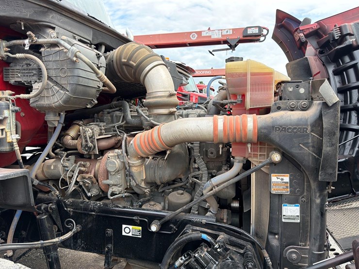 2016-kenworth-t880-image-17