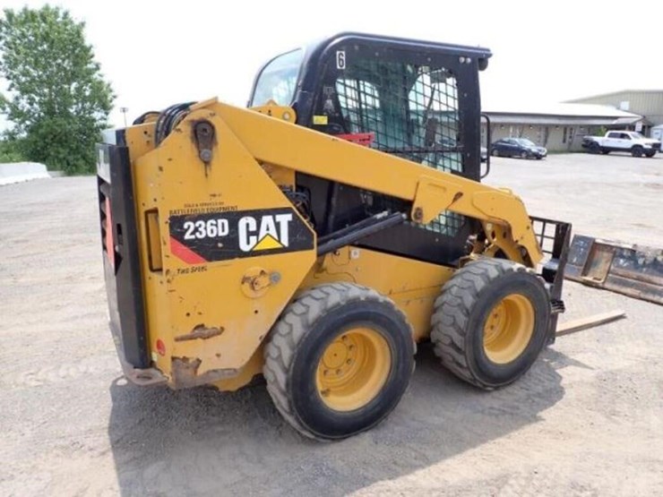 2019-caterpillar-236d-skid-steer-cat0236dlbgz05393-image-5