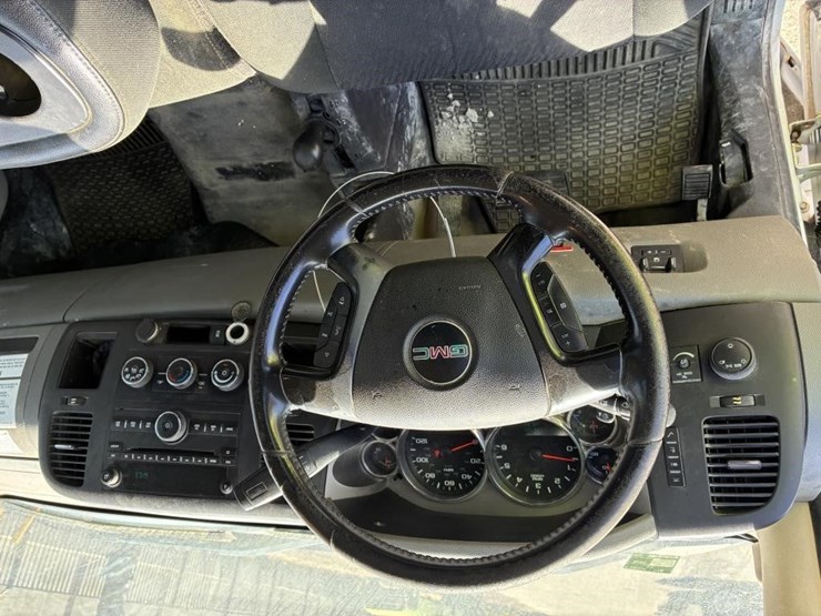 2012-gmc-sierra-2500-image-14
