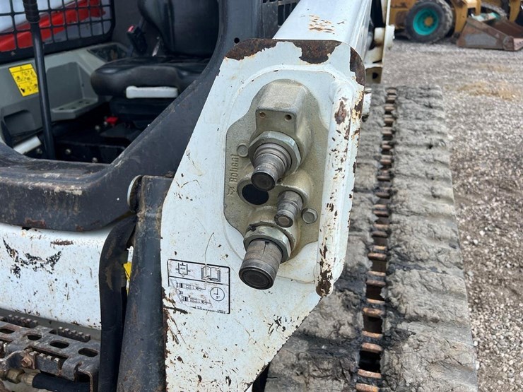 2022-bobcat-t550-image-12