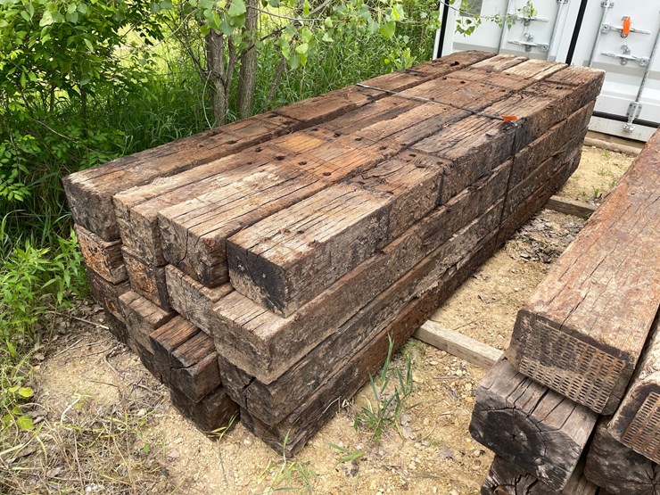 #3450-•-bundle-of-(16)-railroad-ties-image-2