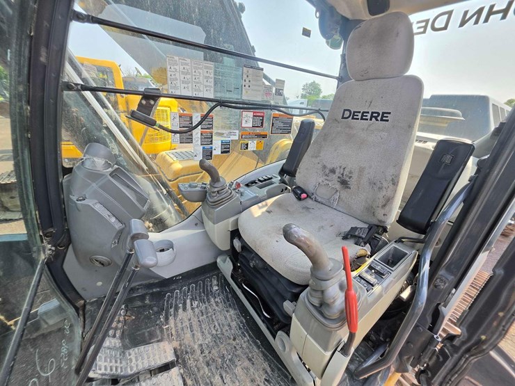 deere-350g-lc-image-27