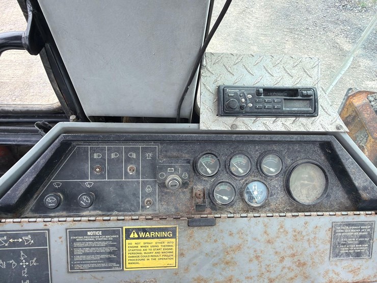 caterpillar-416b-image-18