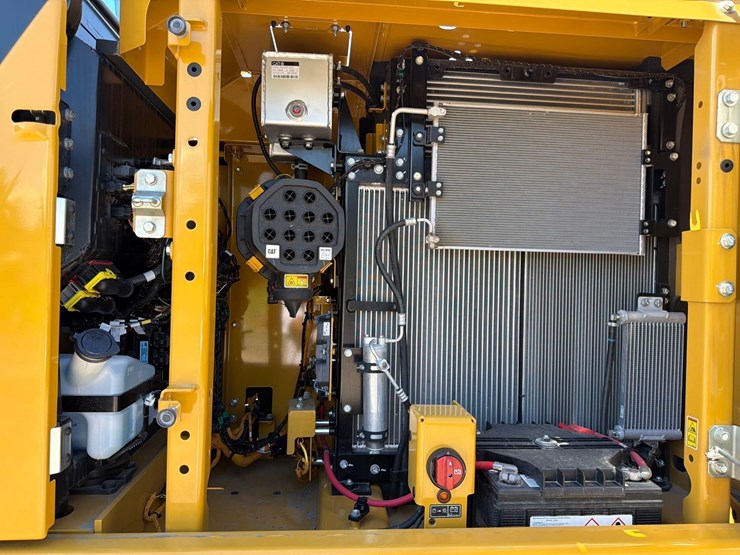 caterpillar-317-image-12