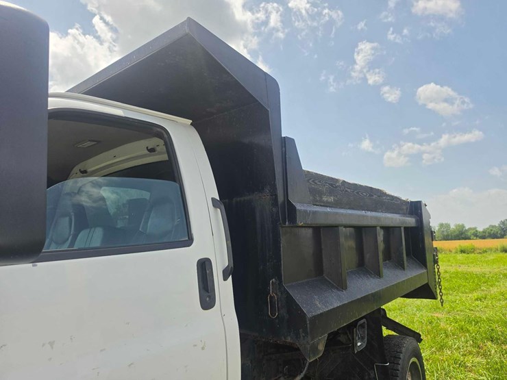 2003-gmc-topkick-c5500-image-13