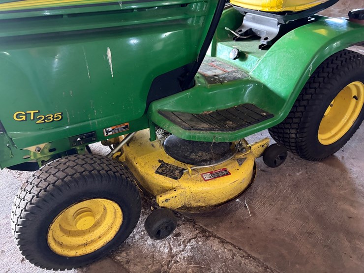 john-deere-235-image-7