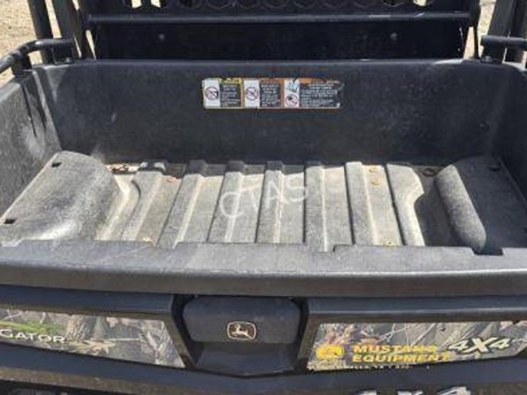2012-john-deere-gator-image-13