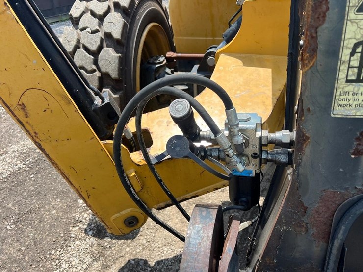 caterpillar-tl642c-image-12
