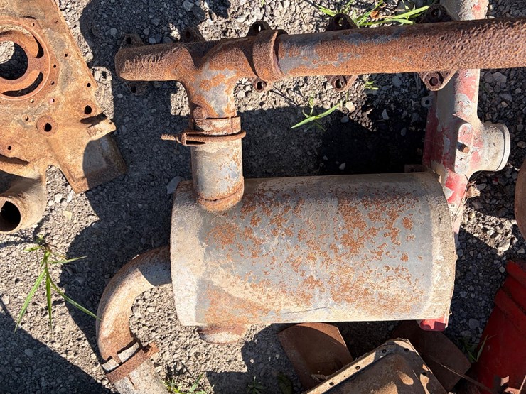 #8353-•-international-tractor-parts-image-4