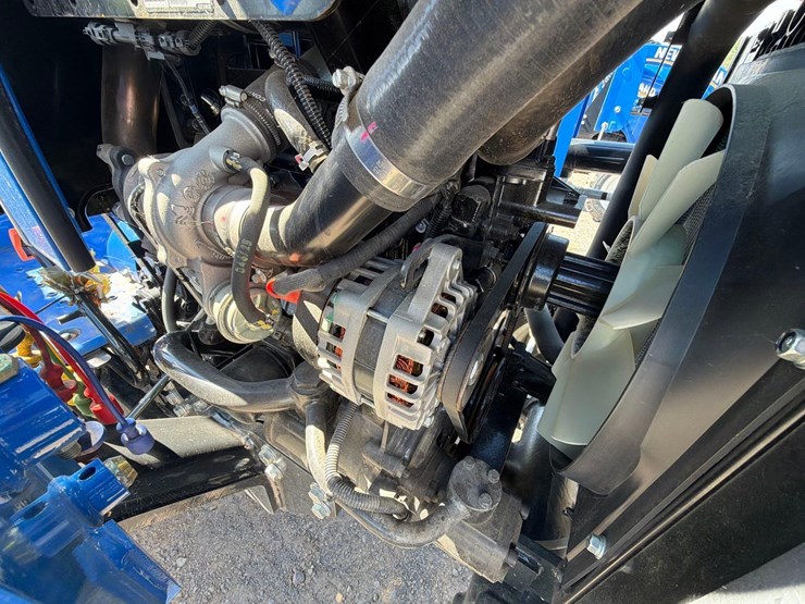 new-holland-workmaster-35-image-14